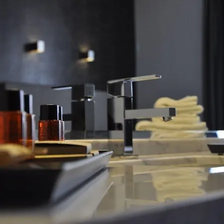 プレイス 24 スイーツ ＆ ウェルネス ゲストハウス 4*