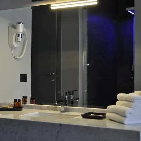 Place 24 & Wellness רומא